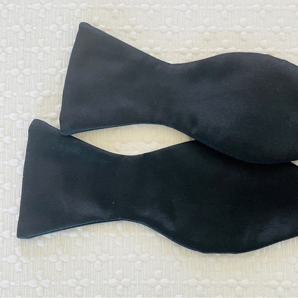 NWOT Eton Black Silk Bow Tie Made in Italy! Retail $135 - Picture 4 of 4